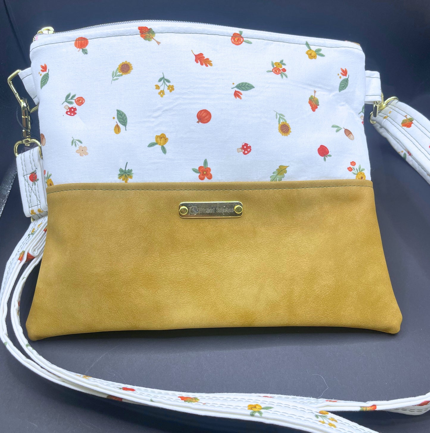 Alyssa Crossbody- In the Pumpkin Patch