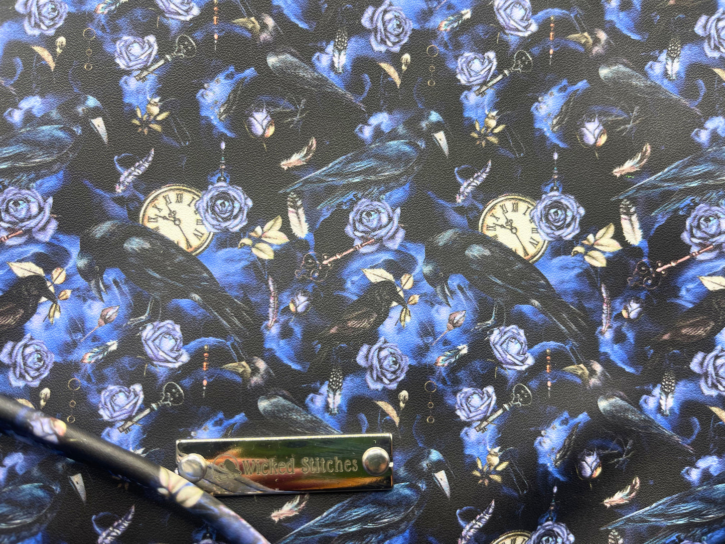 Artemis Wristlet- Time for the Birds