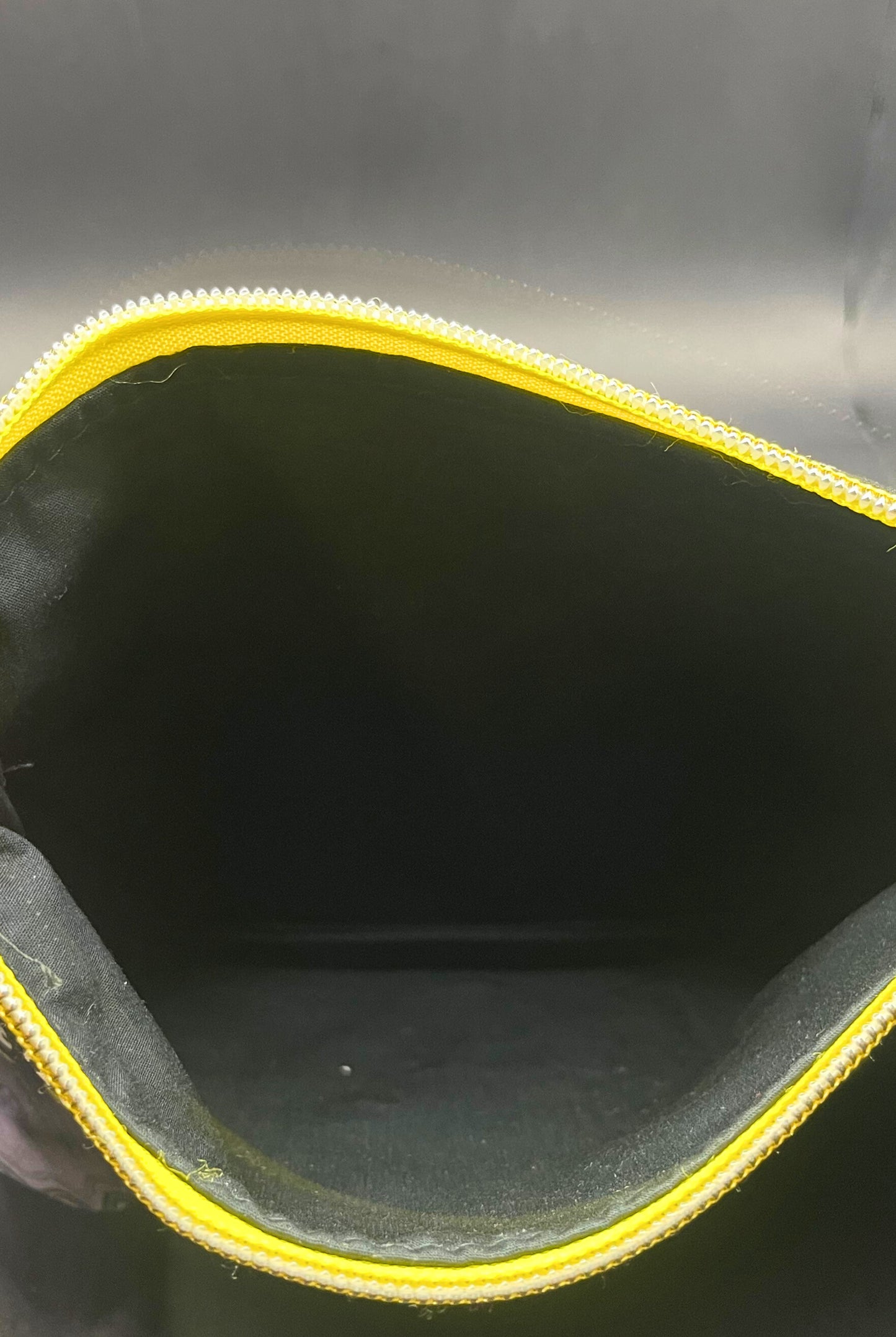 Artemis Wristlet- Pushing Up Daisies