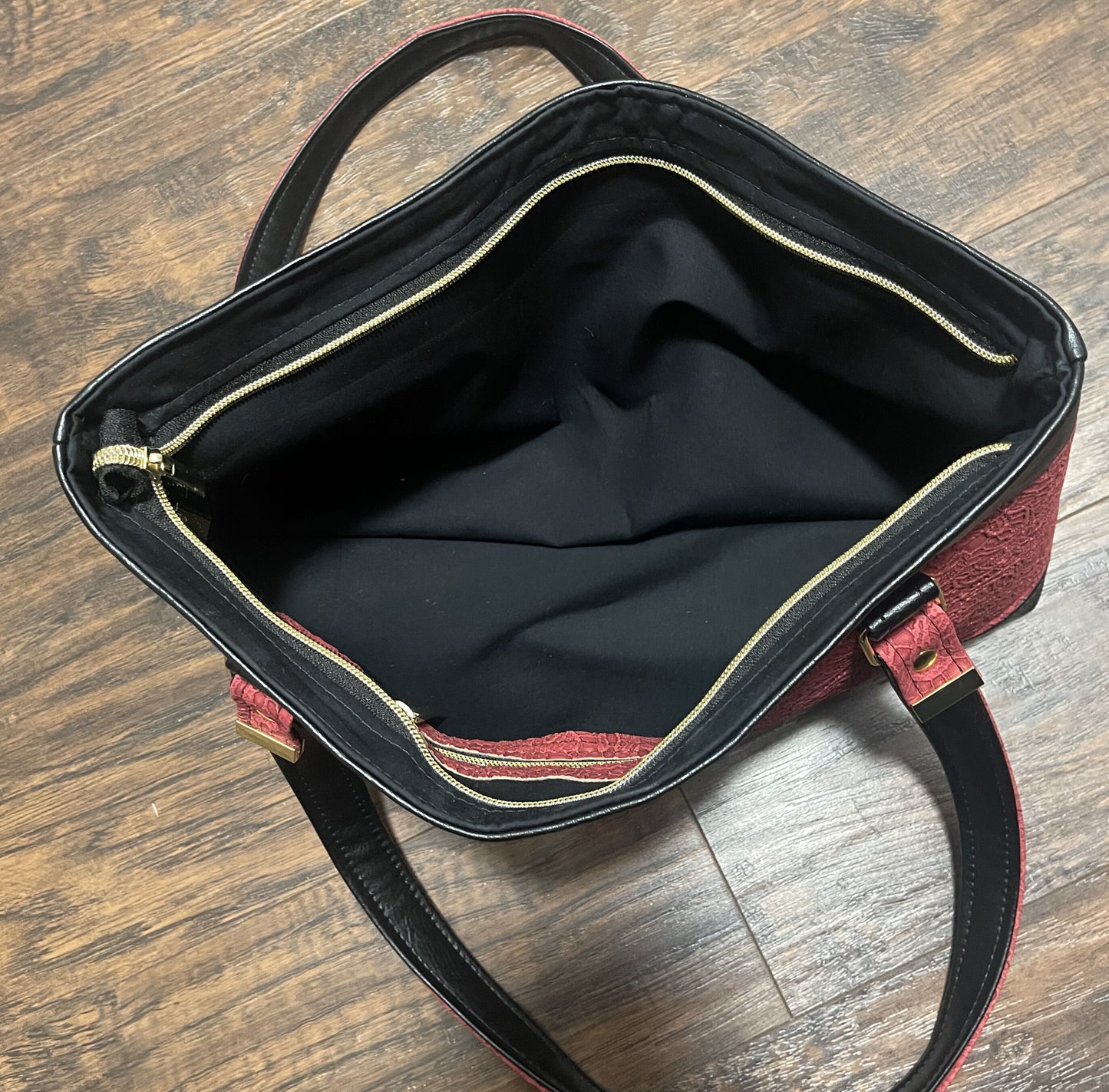 Athena Shoulder Bag- Hot Date