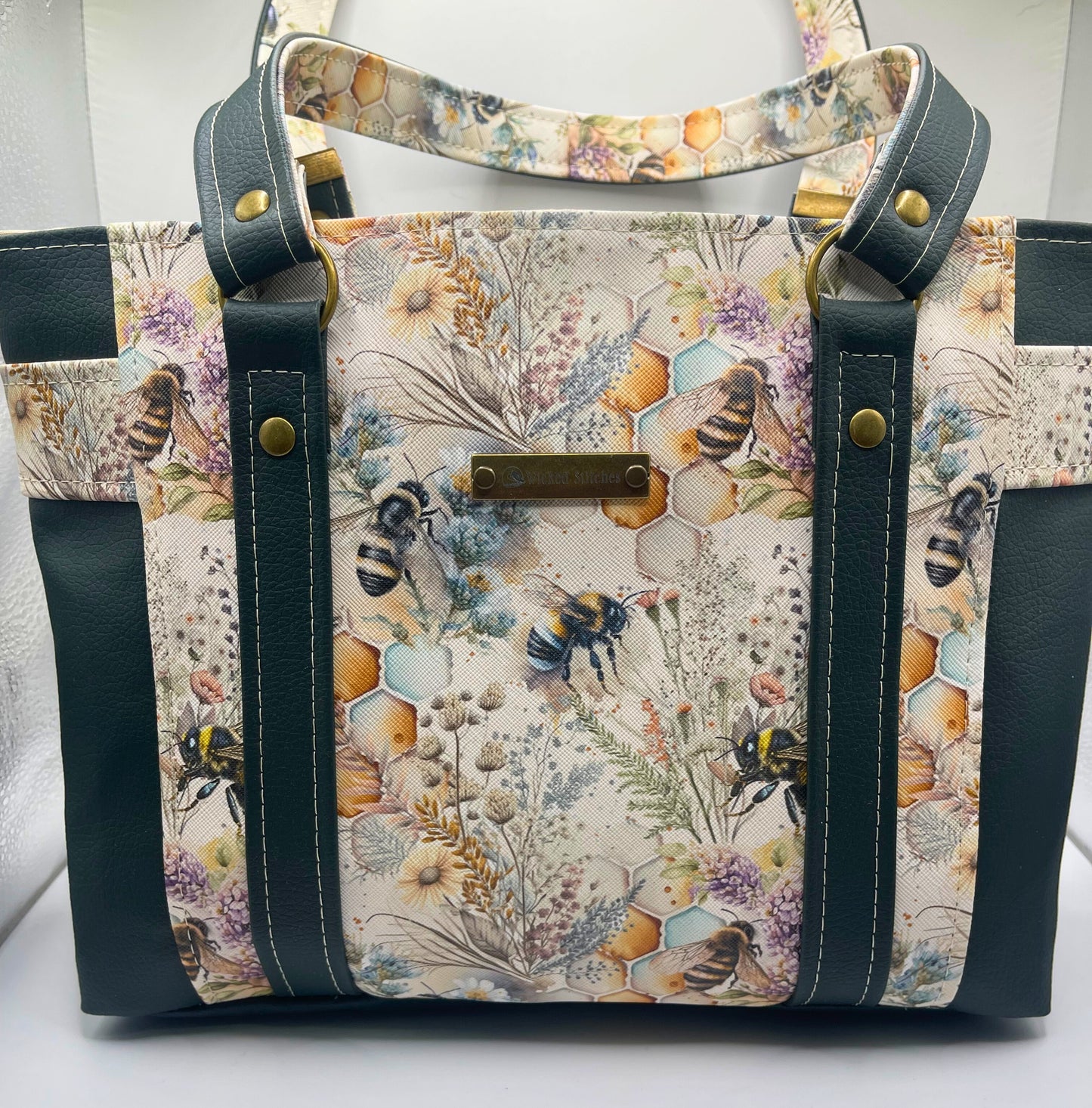 Selene (sm.)- Do Bees Even Have Knees?