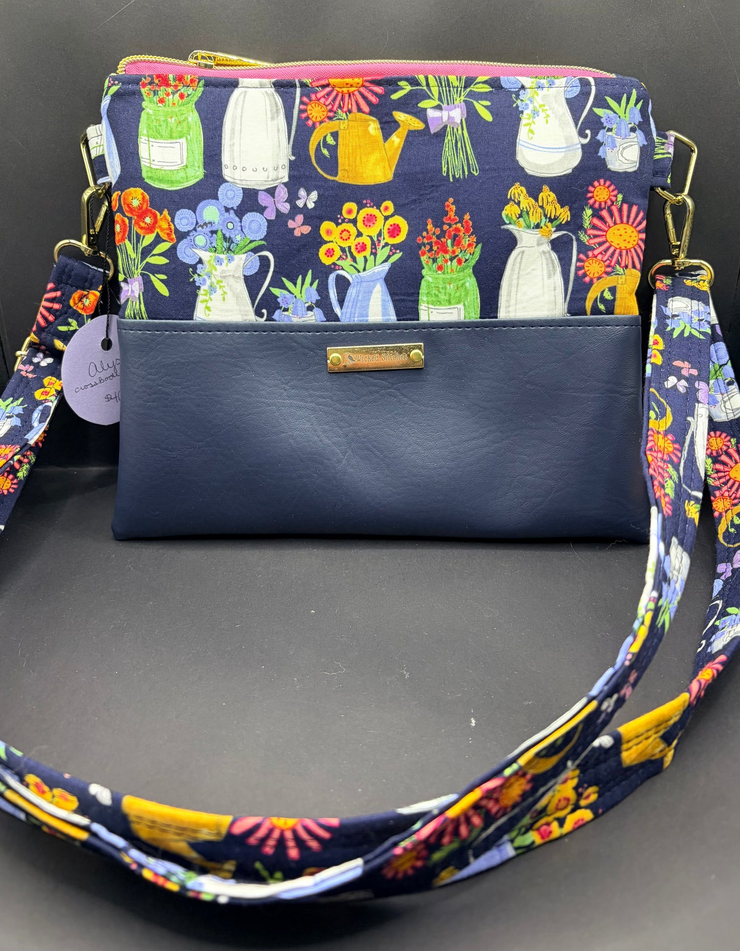 Alyssa Crossbody- Centerpiece Masterpiece