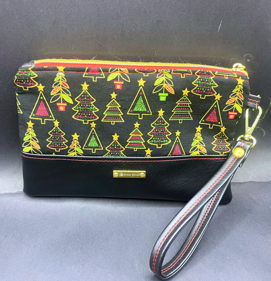 Artemis Wristlet- I'm Dreaming of a Dark Christmas