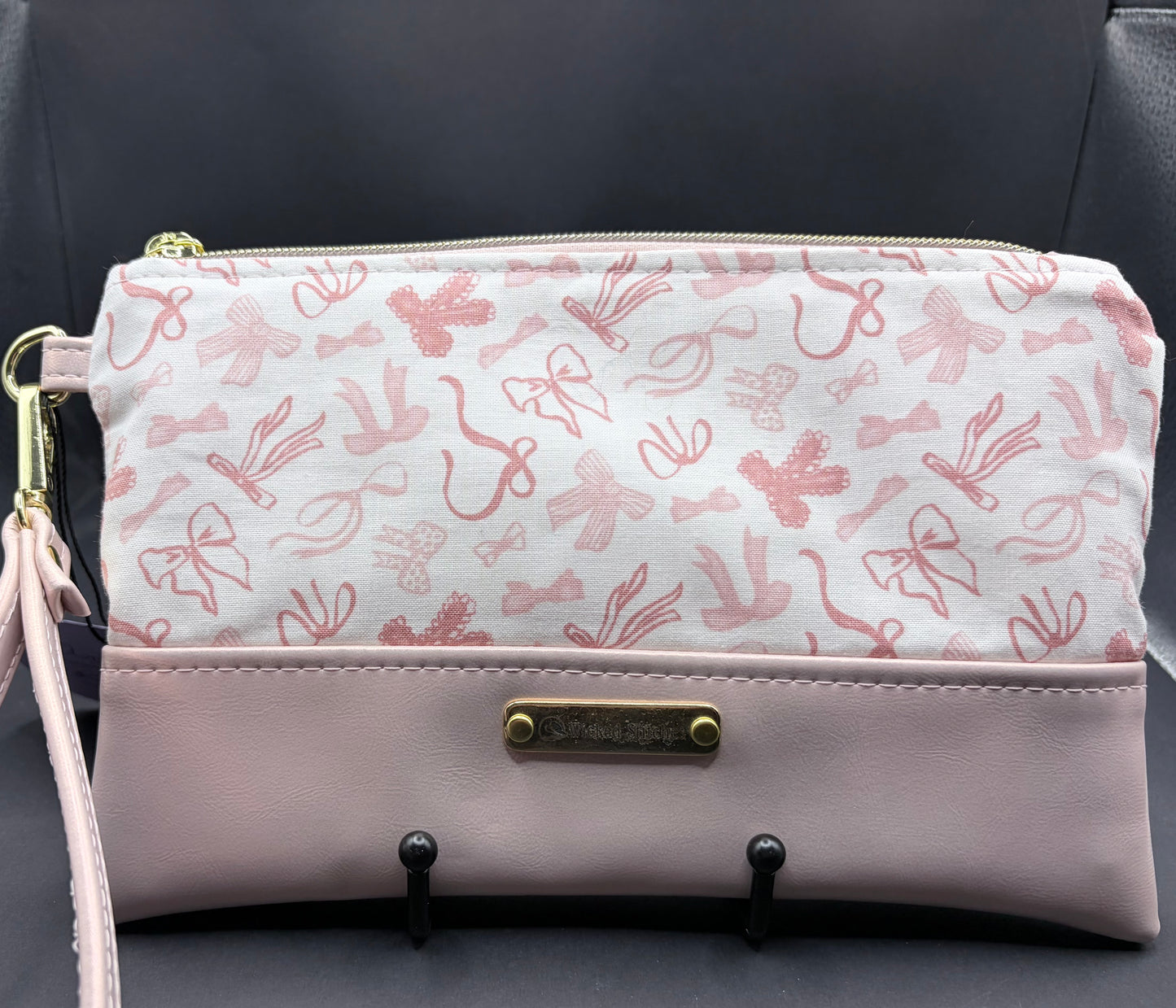 Artemis Wristlet- The Bows are Back in Town, but in Gold