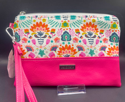 Artemis Wristlet- Pink Me a Pattern