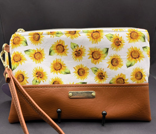 Artemis Wristlet- Sunshine Lollipops