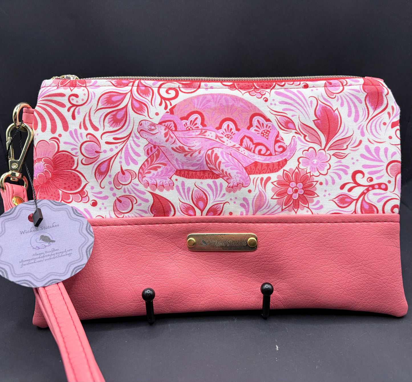 Artemis Wristlet- Turtle Power