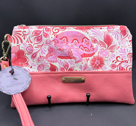 Artemis Wristlet- Turtle Power