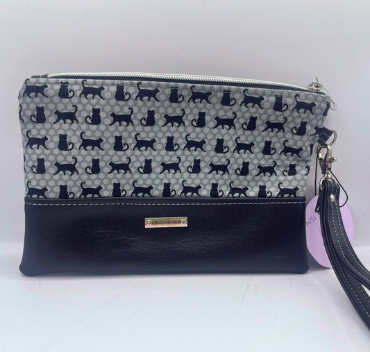 Artemis Wristlet- Feline Frenzy